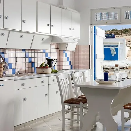 Miramare Milos Pachaina